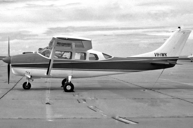 VH-IWK — - CESSNA 210B CENTURION - REH VH-IWK (CN 210-57952) - ESSENDON MELBOURNE VIC. AUSTRALIA - YMEN (20/3/1979)