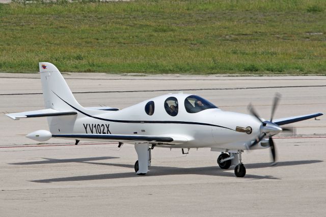Lancair Evolution (YC102X) - Taxing to GA Ramp!