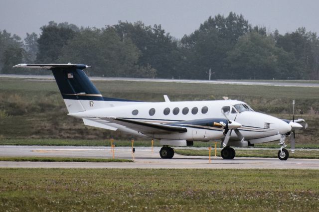 Beechcraft Super King Air 200 (N1850X) - Privately Owned 1982 Beech B200 Super King Air taxiing out from the FBO Ramp at the Buffalo Niagara International Airport 