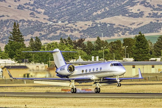 Gulfstream Aerospace Gulfstream IV (N131JE) - Gulfstream Aerospace G-IV arrives at Livermore Municipal Airport (CA). June 2021