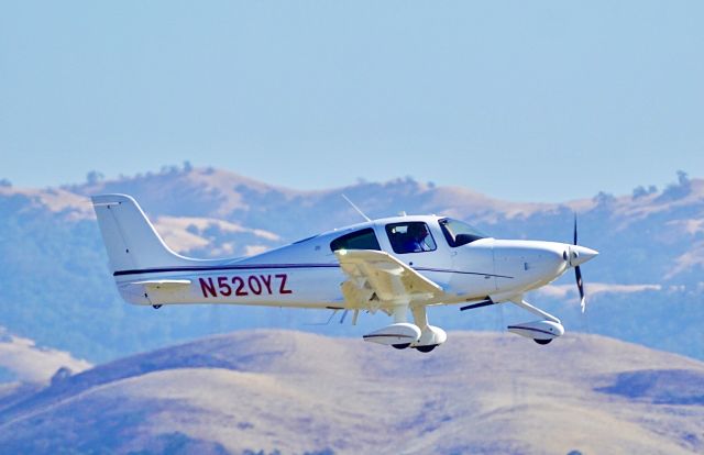 Cirrus SR-20 (N520YZ)