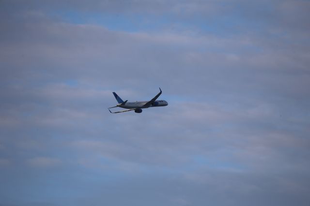 BOEING 757-300 (N74856)