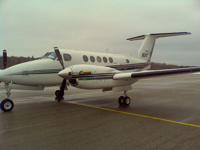 Beechcraft Super King Air 200 (N2U) - Helicopters Inc.