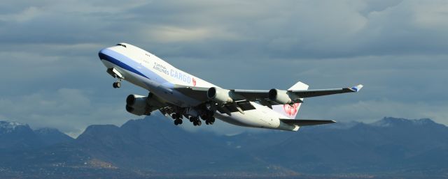 Boeing 747-400 (B-18723)