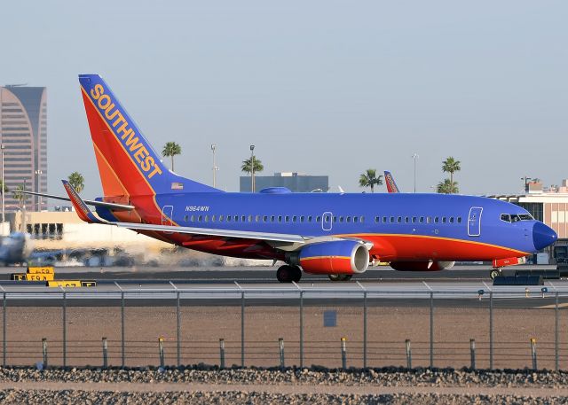 Boeing 737-700 (N6964WN)