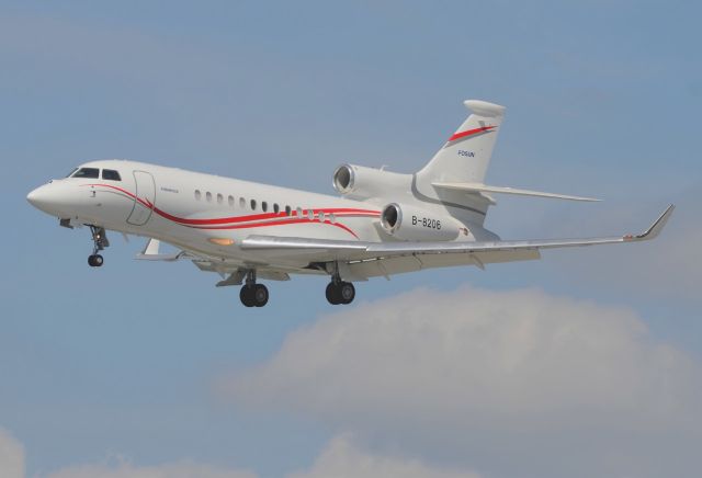 Dassault Falcon 7X (B-8206)