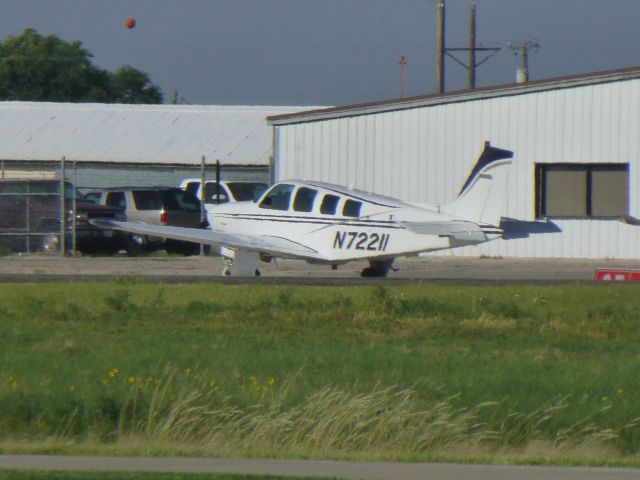 Beechcraft Bonanza (36) (N72211)