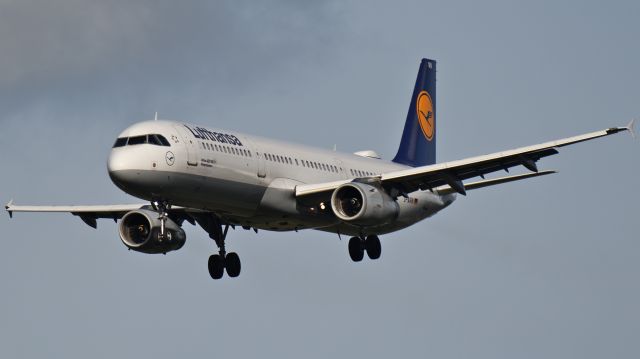 Airbus A321 (D-AIRN)