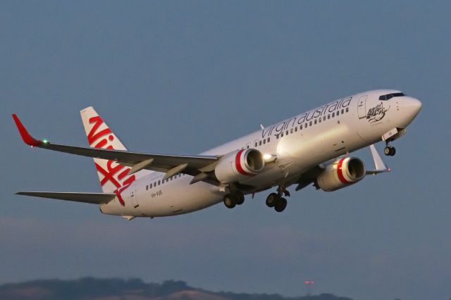 Boeing 737-800 (VH-VUE) - ADELAIDE AIRPORT, March 9, 2022. Evening departure: Virgin Australia flight VA236 to Melbourne departing off Rw 23.