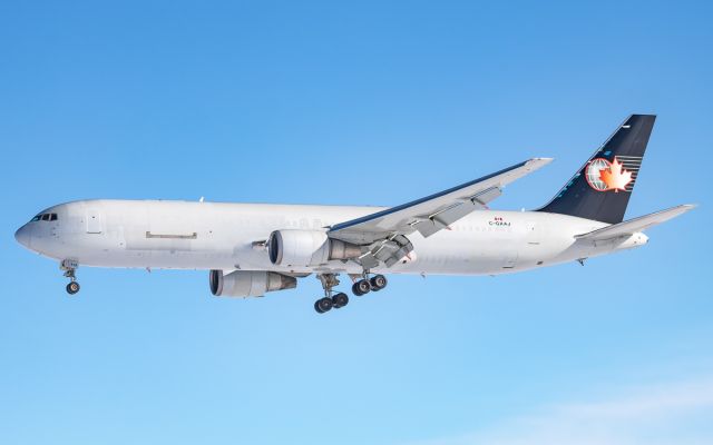 BOEING 767-300 (C-GXAJ)