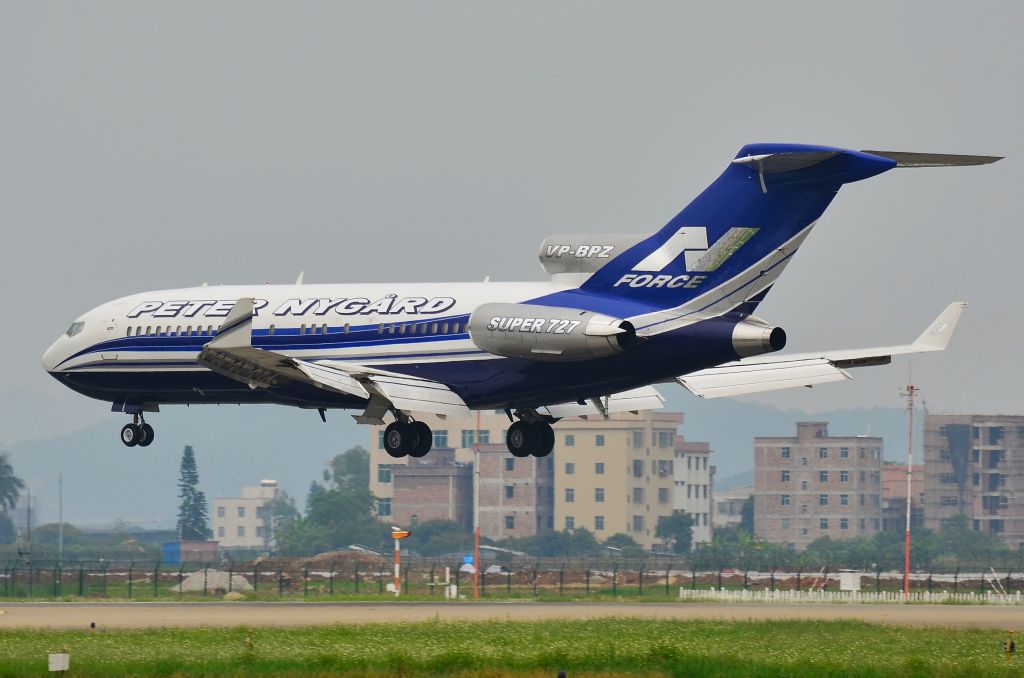 Boeing 727-100 (VP-BPZ)