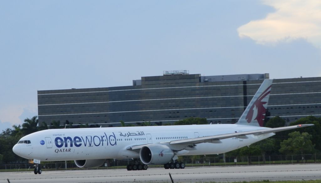 BOEING 777-300ER (A7-BAG)
