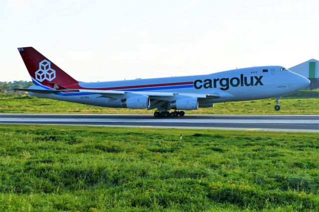 Boeing 747-400 (LX-GCL) - On departure RWY31