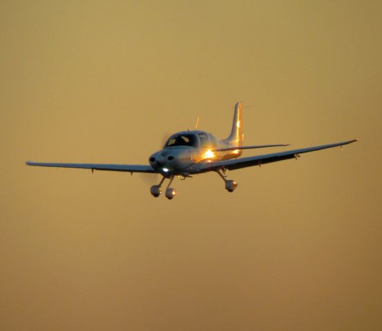 Cirrus SR-20 (N163RW)