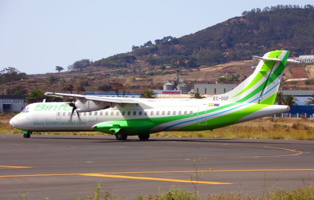 EC-OGF — - Último ATR 72 de Binter Canarias.