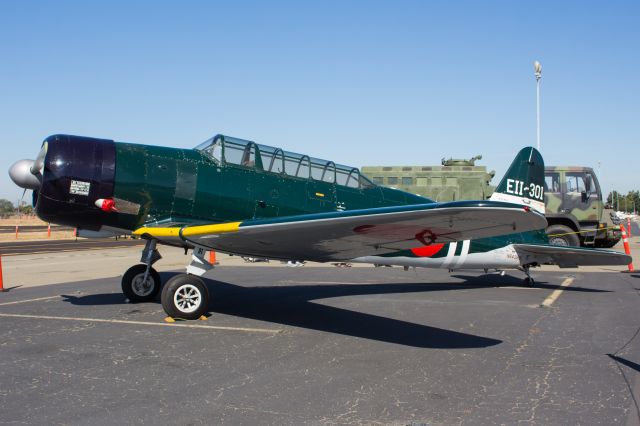 North American T-6 Texan (N6438D)