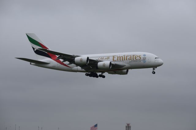 Airbus A380-800 —