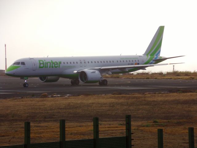 EC-OHE — - Salida con niebla típica de Los Rodeos.