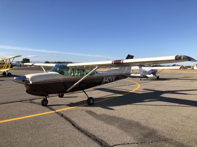 Cessna Skyhawk (N42VV)