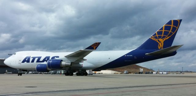 Boeing 747-200 (N475MC)