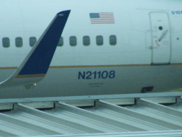 Boeing 757-200 (N21108) - N21108 B757-224/W CN 27298/645  COA 24/25