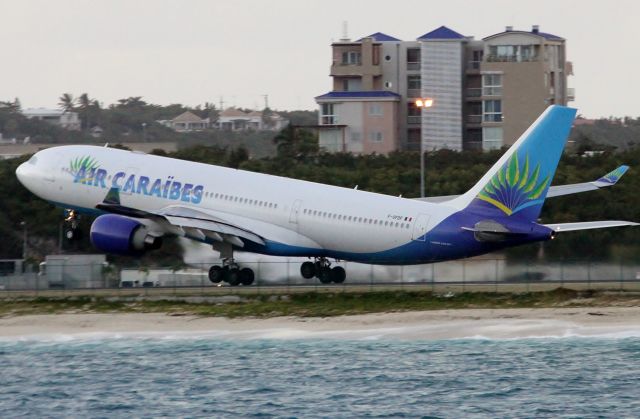 Airbus A330-300 (F-OFDF)