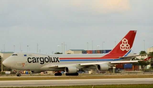 Boeing 747-400 (LX-LCL)