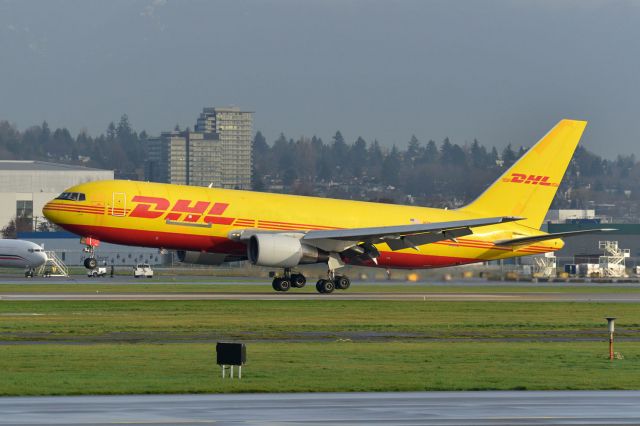 BOEING 767-200 (N794AX)