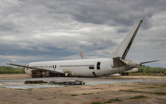 BOEING 767-300 — - Spotted in Hondo Texas.  No idea who flew it in the past.