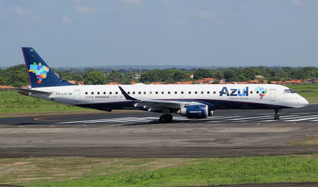 EMBRAER 195 (PR-AXO)
