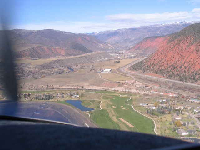 Cessna Skylane (N2700A) - Approach to Glenwood Springs, CO