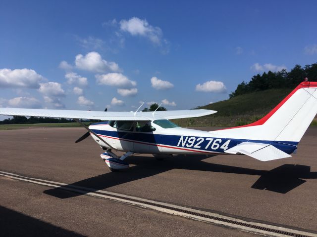 Cessna Skylane (N92764)