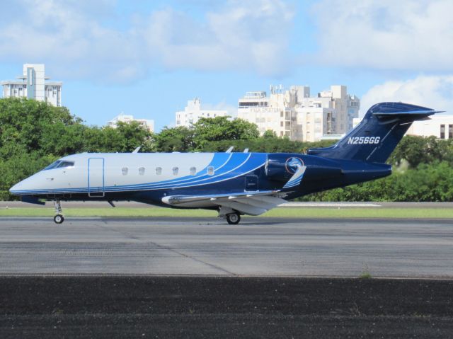 Bombardier Challenger 300 (N256GG)