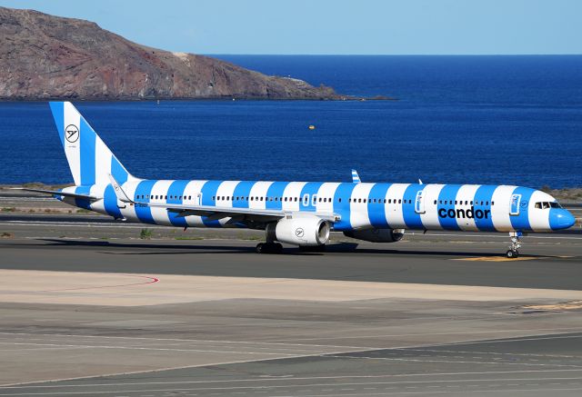 BOEING 757-300 (D-ABOI)