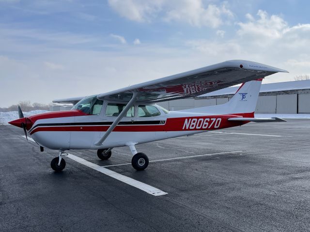 Cessna Skyhawk (N80670)