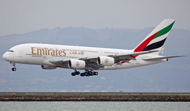 Airbus A380-800 (A6-EOG)