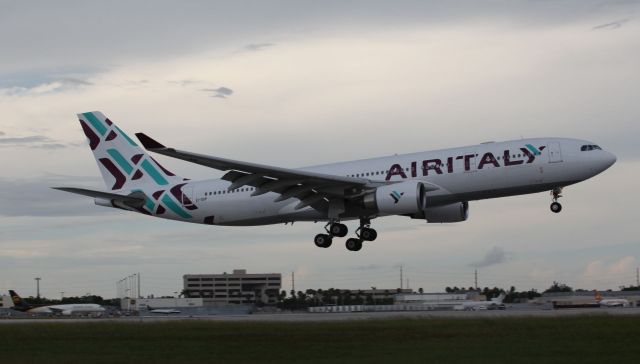 Airbus A330-200 (EI-GGP) - For once we saw it landing at MIA on the 17th of June, 2018. Click on full size.
