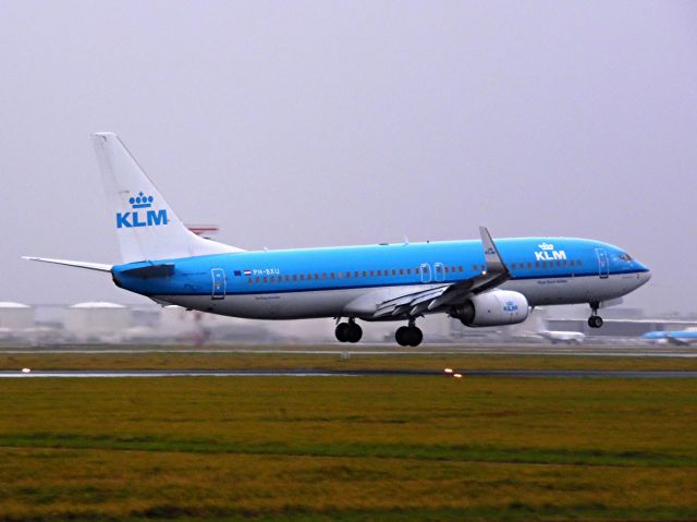 Boeing 737-800 (PH-BXU)