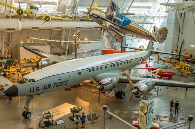 Lockheed EC-121 Constellation (04-0177) - Udvar-Hazy museum...