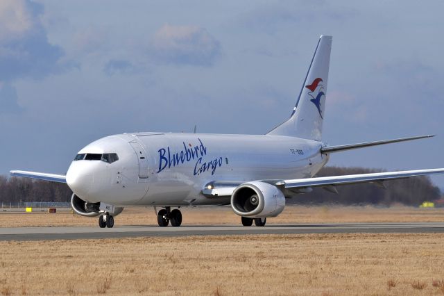 BOEING 737-300 (TF-BBD) - Taxi to the first departure with the new paint (OSR - CGN)