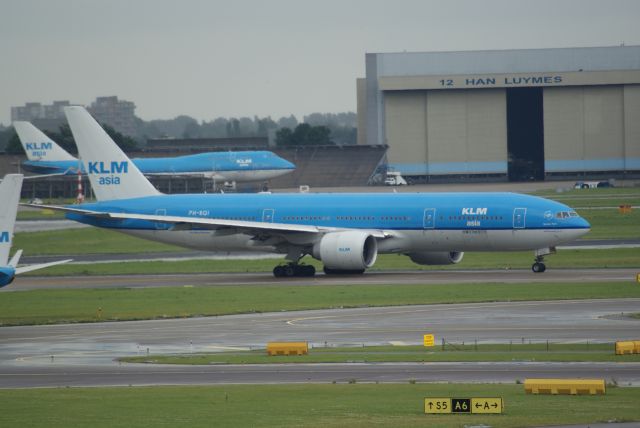 Boeing 777-200 (PH-BQI) - B777-206ER cn33714 15-07-2012 Take Off Rwy18L