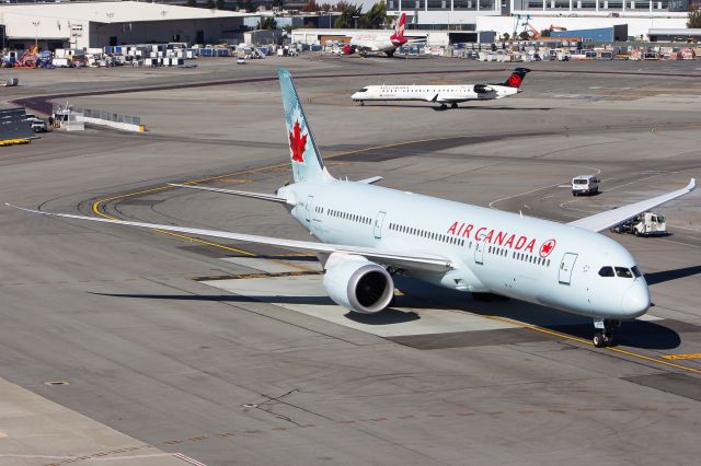 Boeing 787-9 Dreamliner (C-FNOI)