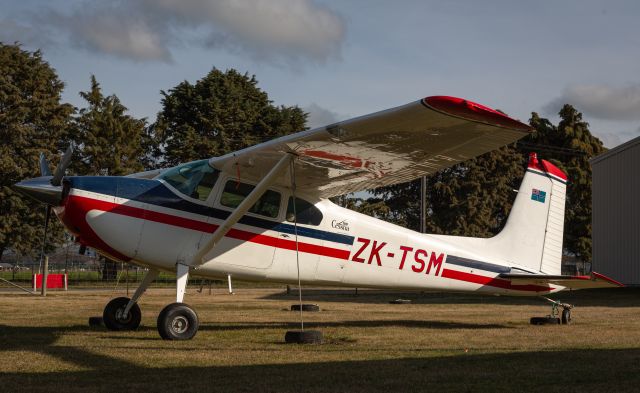 Cessna Skywagon 180 (ZK-TSM)