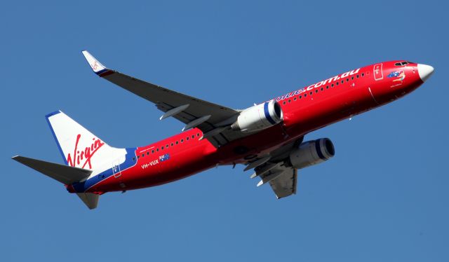 Boeing 737-800 (VH-VUX) - Ballina Ballerina Climbing Away From 34L