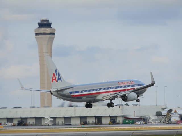 Boeing 737-800 (N882NN) - "Astrojet livery!