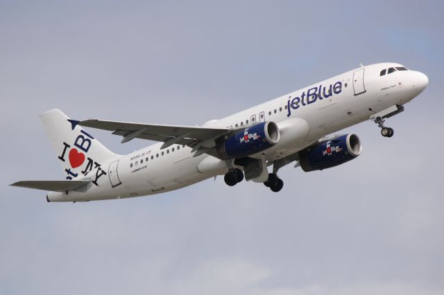 Airbus A320 (N586JB) - JetBlue Flight 346 (N586JB) departs Runway 14 at Sarasota-Bradenton International Airport enroute to John F Kennedy International Airport