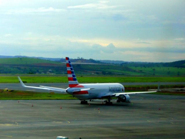 BOEING 767-300 (N395AN)