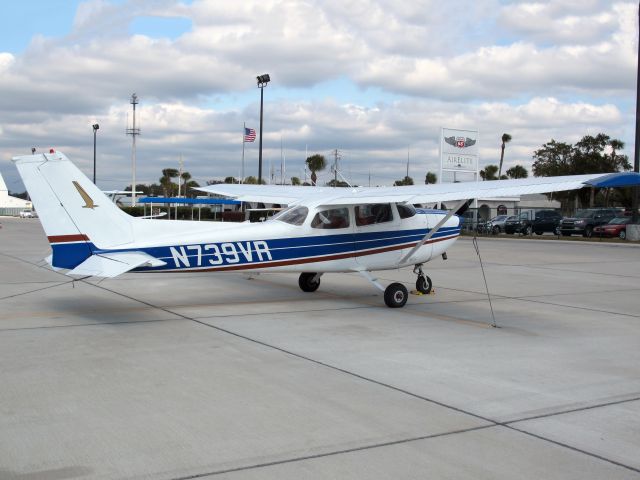 Cessna Skyhawk (N739VR)