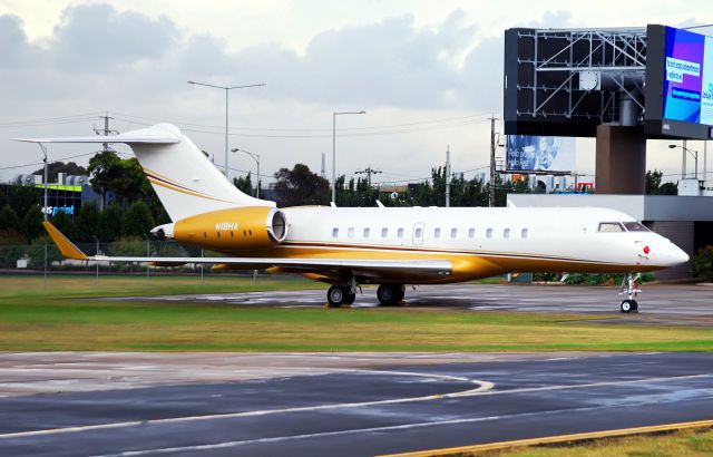 Bombardier Global 5000 (N18HA)