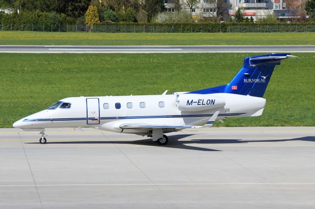 Embraer Phenom 300 (M-ELON)